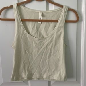 Skims cropped tank large in cream